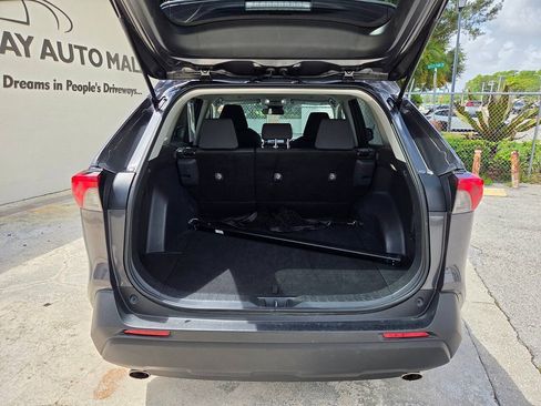 Used 2025 Toyota RAV4 XLE FWD image 13
