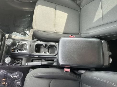 Used 2022 Jeep Wrangler Sport AWD/4WD image 23