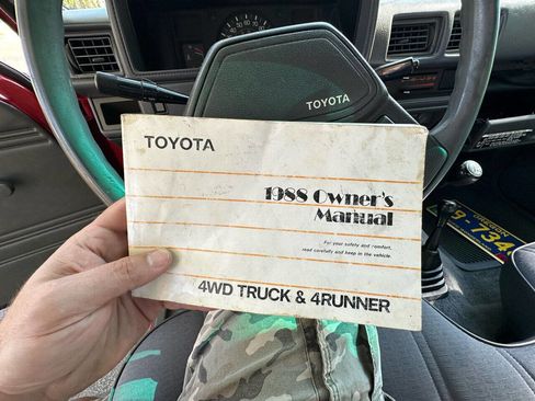 Used 1988 Toyota Pickup 4x4 Regular Cab image 29
