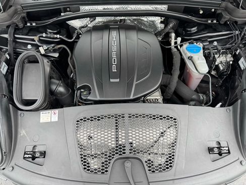 Used 2018 Porsche Macan image 46