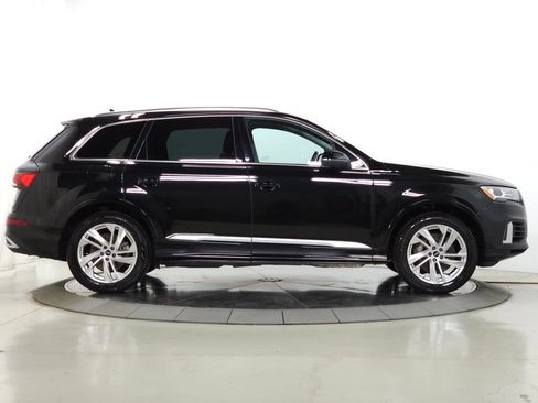 Used 2022 Audi Q7 3.0T Premium Plus w/ Premium Plus Package AWD/4WD image 11