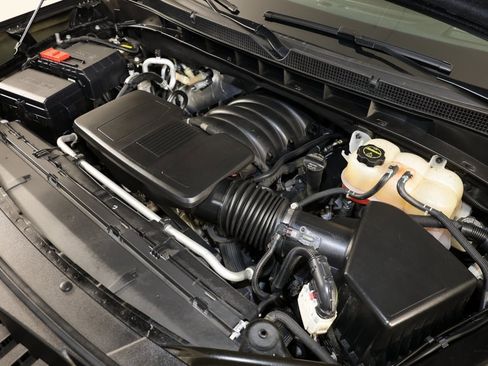 Used 2024 Cadillac Escalade Sport w/ LPO, ONYX Package image 38