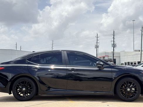 Used 2026 Toyota Camry SE FWD image 7