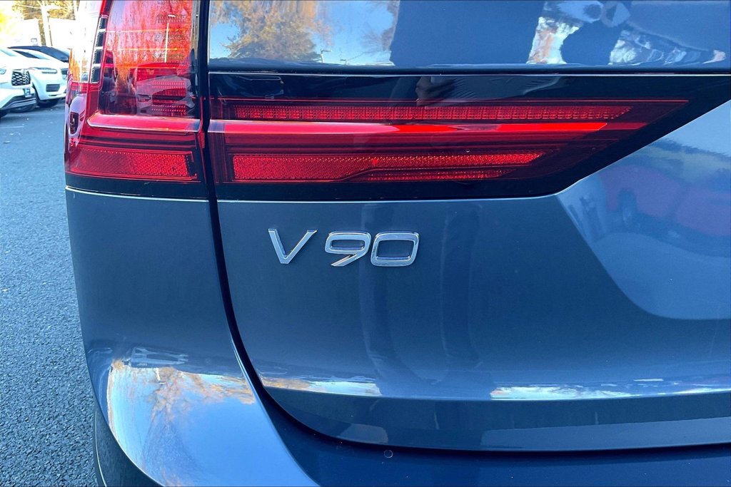 Used 2022 Volvo V90 B6 Cross Country w/ Advanced Package AWD/4WD image 25