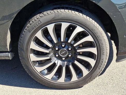 Used 2022 Lincoln Navigator L Black Label image 10