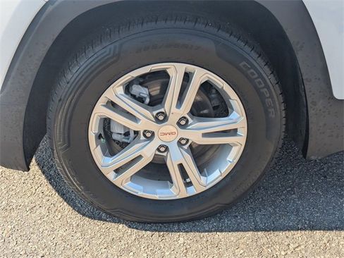 Used 2020 GMC Terrain SLE w/ Driver Convenience Package image 10