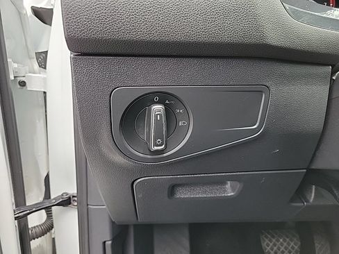 Used 2020 Volkswagen Tiguan SE w/ Panoramic Sunroof Package AWD/4WD image 31