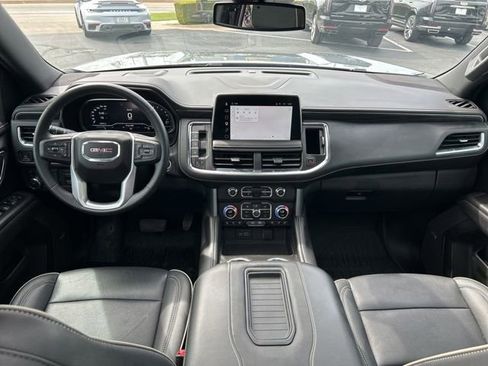 Used 2023 GMC Yukon SLT w/ SLT Premium Package AWD/4WD image 7