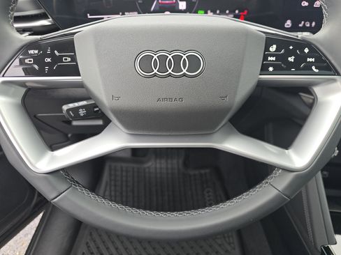 Certified 2025 Audi Q5 Premium w/ Convenience Package image 23