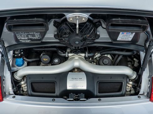 Used 2010 Porsche 911 Turbo image 5