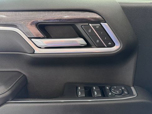 Certified 2022 Chevrolet Silverado 1500 LTZ w/ LTZ Convenience Package II AWD/4WD image 27
