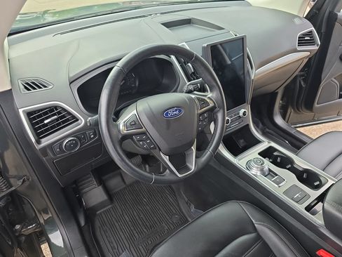 Used 2022 Ford Edge SEL w/ Convenience Package AWD/4WD image 16