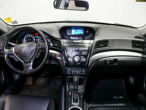 Used 2017 Acura ILX FWD image 25