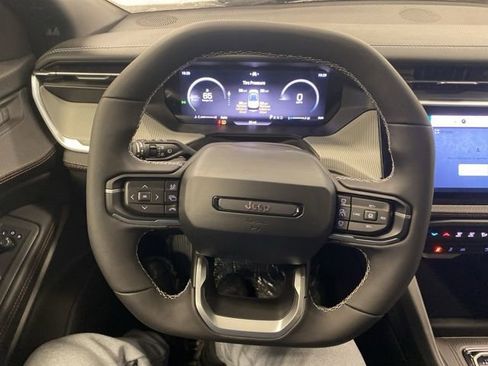 New 2026 Jeep Cherokee Limited image 18