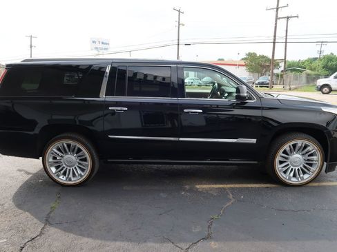 Used 2015 Cadillac Escalade ESV Platinum AWD/4WD image 3