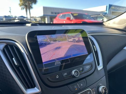 Used 2024 Chevrolet Malibu LT image 24