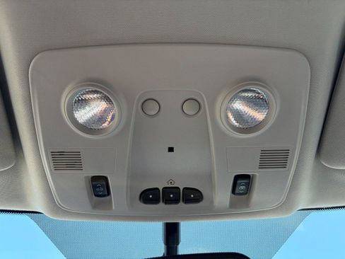 Used 2008 GMC Acadia SLT FWD image 17