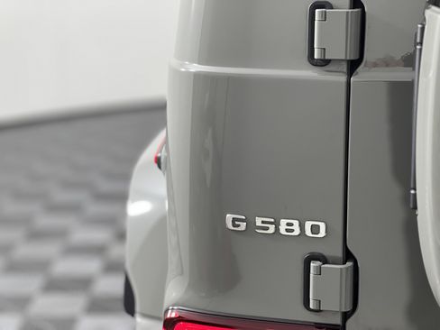 Used 2025 Mercedes-Benz G 580 w/ EQ Technology image 12