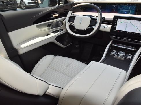 New 2026 Lincoln Nautilus Black Label w/ Jet Appearance Package AWD/4WD image 14