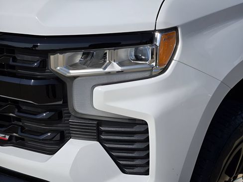 Used 2025 Chevrolet Silverado 1500 LT Trail Boss AWD/4WD image 9