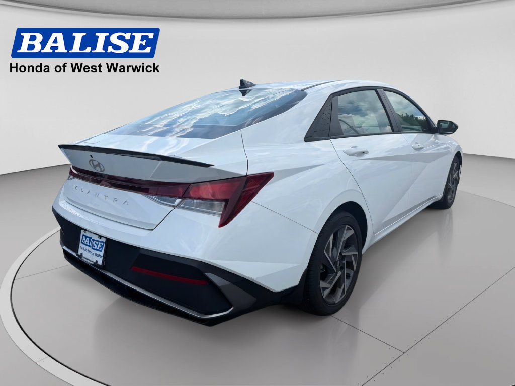 Used 2025 Hyundai Elantra Sport FWD image 5