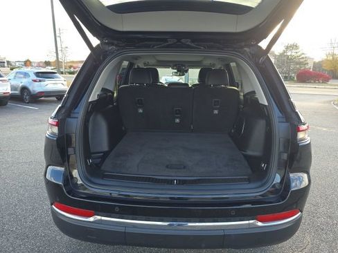 Used 2022 Jeep Grand Cherokee Limited image 13