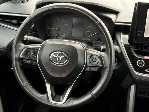 Used 2023 Toyota Corolla Cross LE FWD image 10