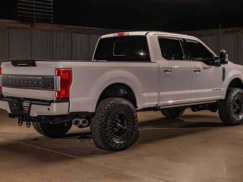 Used 2019 Ford F250 Platinum w/ Platinum Ultimate Package AWD/4WD image 10