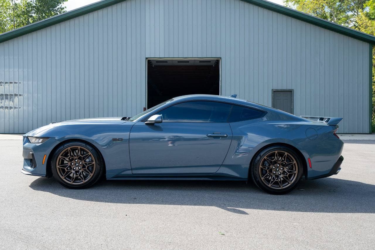 Used 2025 Ford Mustang GT Premium w/ GT Performance Package RWD image 6