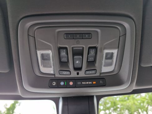 Used 2021 GMC Sierra 1500 SLT w/ SLT Convenience Package AWD/4WD image 41