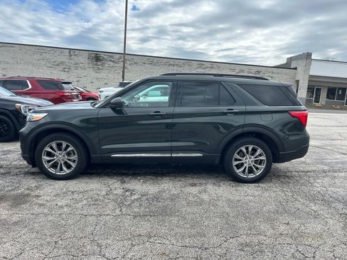 Used 2023 Ford Explorer XLT w/ Equipment Group 202A AWD/4WD image 6