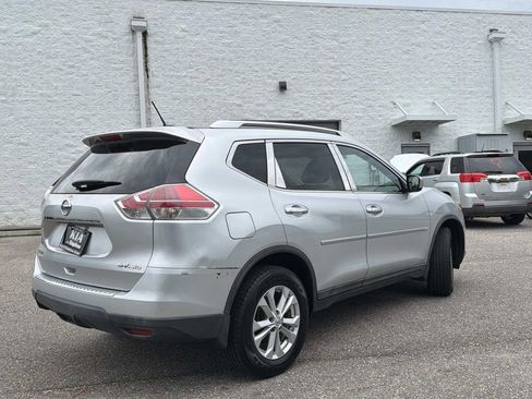 Used 2015 Nissan Rogue SV AWD/4WD image 3