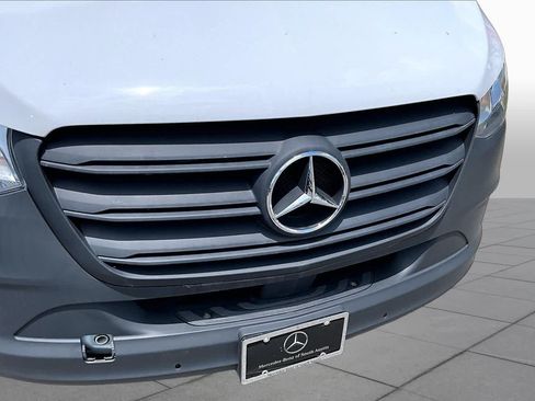 Used 2025 Mercedes-Benz Sprinter 2500 image 28