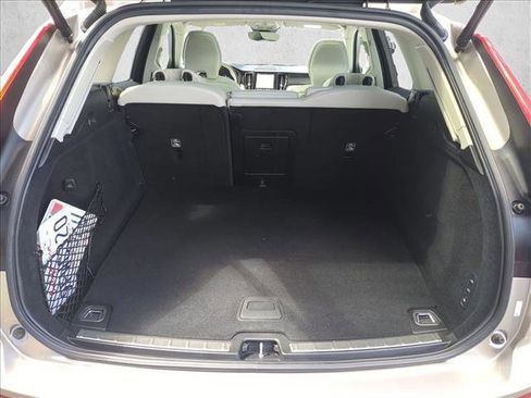 Used 2023 Volvo XC60 T8 Ultimate AWD/4WD image 6