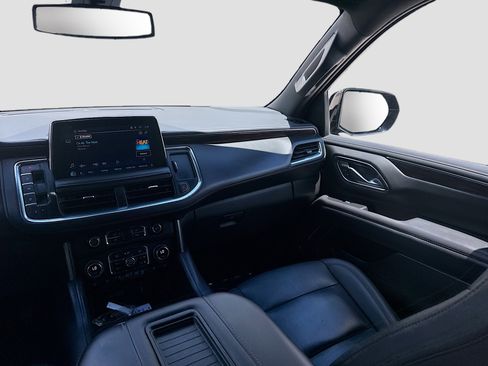 Used 2022 Chevrolet Tahoe LT w/ Luxury Package RWD image 19
