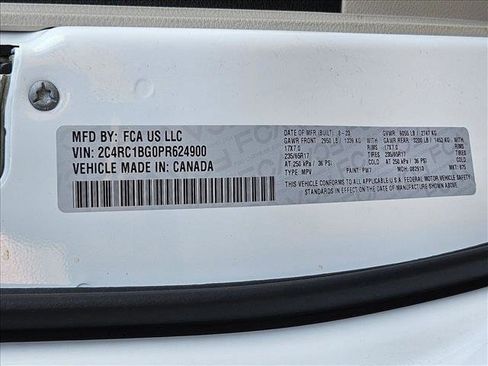 Used 2023 Chrysler Pacifica Touring-L image 23