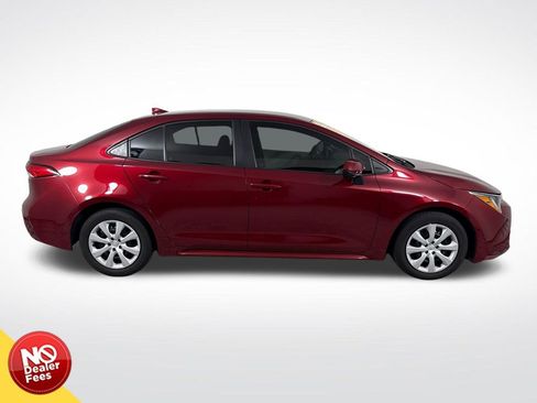 Used 2024 Toyota Corolla LE image 2