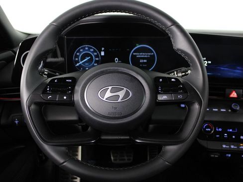 Certified 2025 Hyundai Elantra SEL image 8