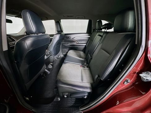 Used 2017 Toyota Highlander Plus image 26