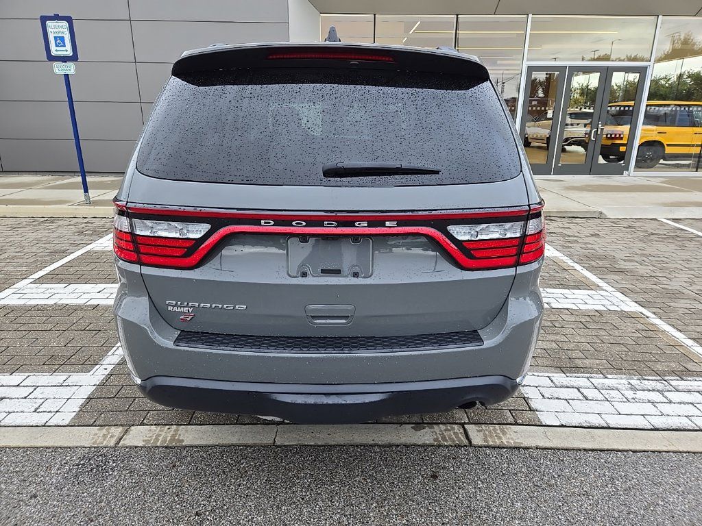 Used 2024 Dodge Durango SXT w/ Trailer Tow Group IV AWD/4WD image 6