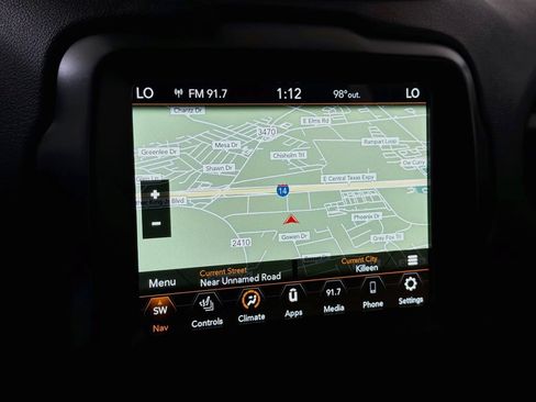 Used 2023 Jeep Renegade Latitude w/ Premium Group AWD/4WD image 18