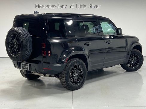 Used 2024 Land Rover Defender 110 S image 6