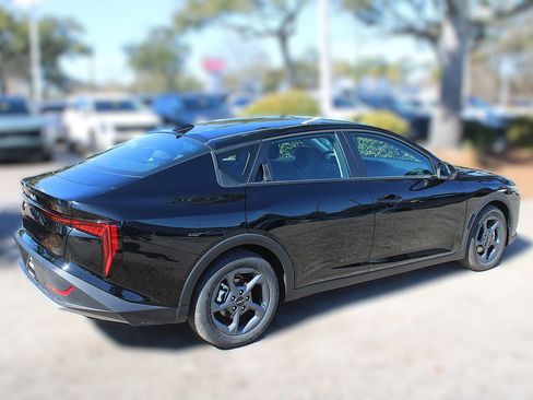 New 2026 Kia K4 LXS image 6