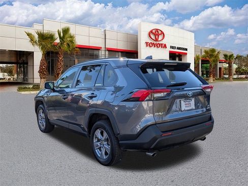 Certified 2022 Toyota RAV4 XLE image 7