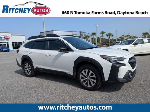 Used 2025 Subaru Outback Premium AWD/4WD image 1