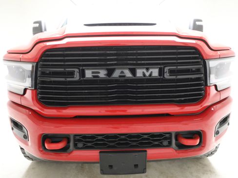 Used 2024 RAM 2500 Laramie w/ Night Edition AWD/4WD image 8