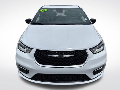 Used 2026 Chrysler Pacifica Limited FWD image 10