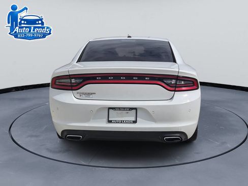 Used 2017 Dodge Charger SE w/ Popular Equipment Group image 7
