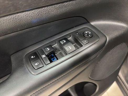 Used 2018 Jeep Grand Cherokee Altitude image 17