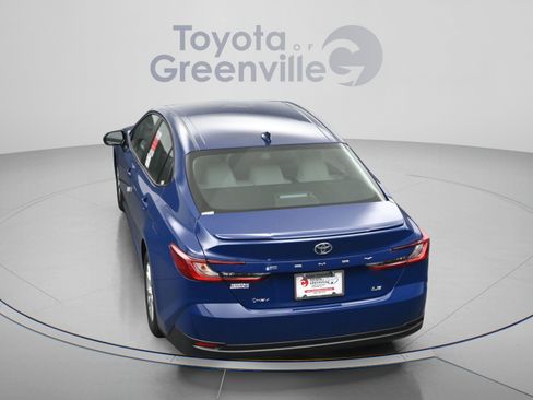 Used 2025 Toyota Camry LE w/ Convenience Package FWD image 18